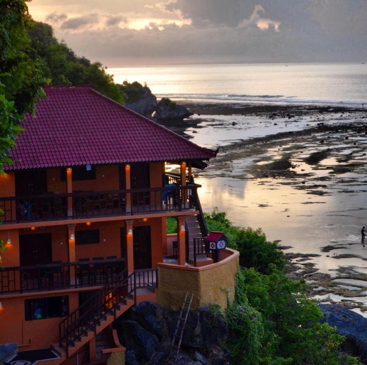 Ari Homestay Uluwatu Exterior photo